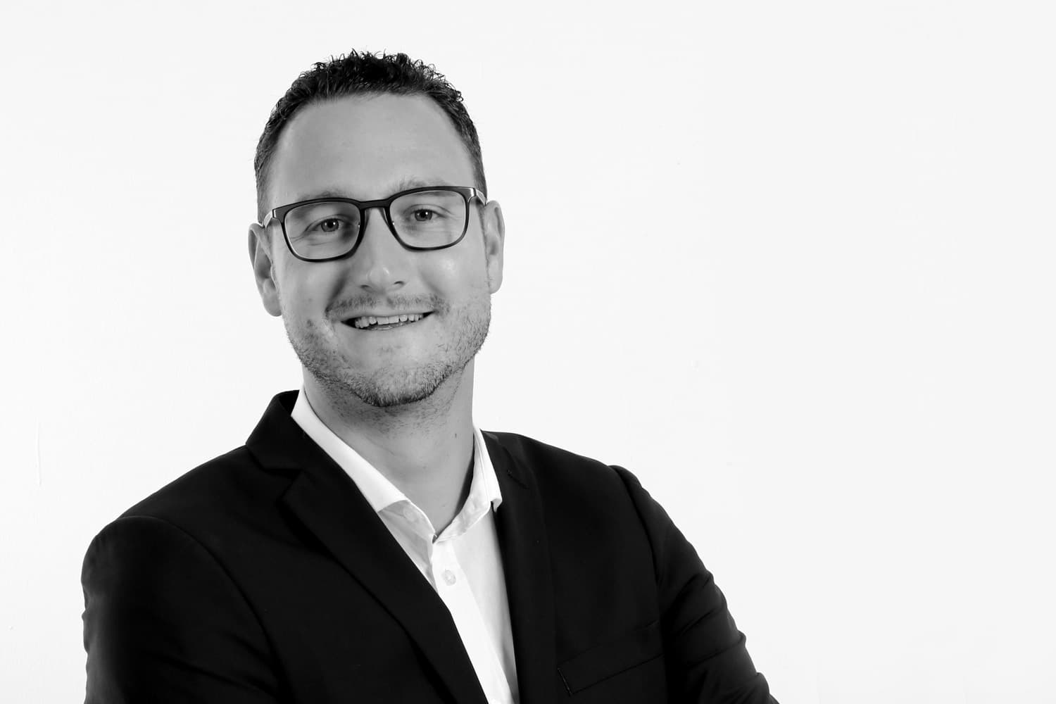 Raphael Bucher, Gründer von bucherimparting und Vermittler für Immobilien, Investoren und Geschäftspartner